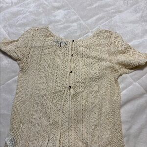 American Eagle SElegant Cream Lace Top